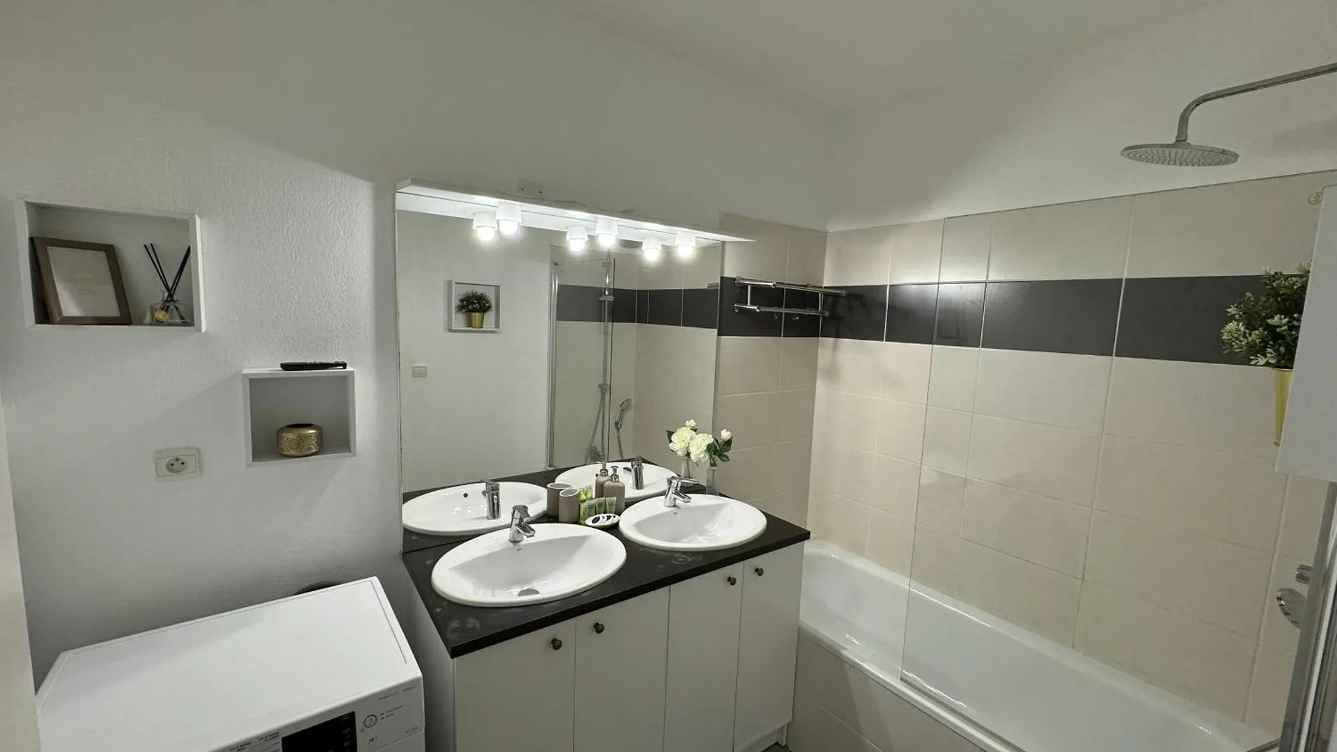 Cosy Appart T3 Au Pied Du Metro Et Commerces Тулуза 0*,